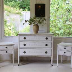 Hand Painted Antique Gustavian Style Stencilled Commode/Chest Of Drawers - thumbnail 4