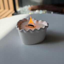 Heart Shaped Soy Wax Candle With Wooden Wick - Minimalist Home Decor, Cozy Ambiance - thumbnail 2