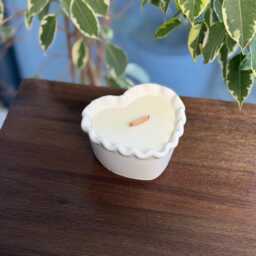 Heart Shaped Soy Wax Candle With Wooden Wick - Minimalist Home Decor, Cozy Ambiance - thumbnail 3