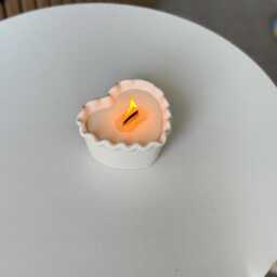 Heart Shaped Soy Wax Candle With Wooden Wick - Minimalist Home Decor, Cozy Ambiance - thumbnail 4
