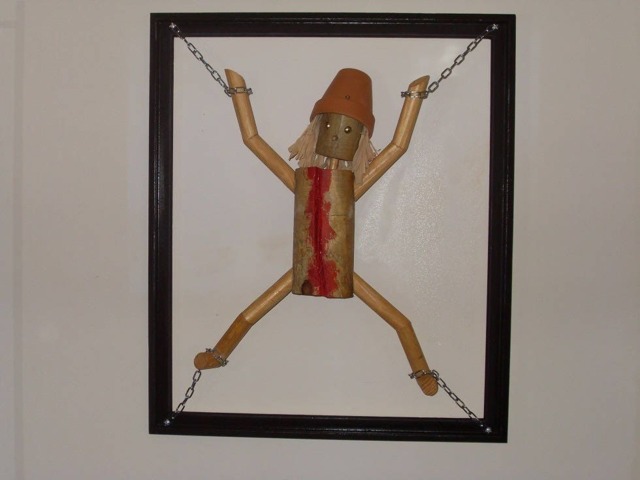 Hell - The Thinker Of Log Little Man in Wood