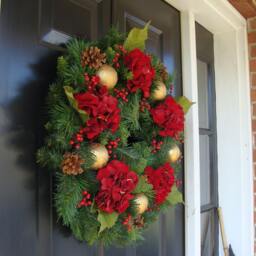 Outdoor Red Hydrangea Christmas Wreath Pinecone & Gold Ornament Weatherproof Evergreen Decor 22 Inches - thumbnail 2