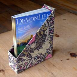 William Morris Magazine Holder Seaweed Mauve, Handmade Stationery - thumbnail 2