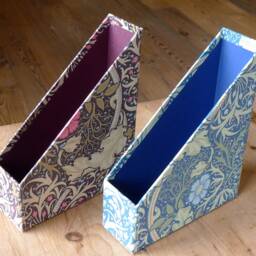 William Morris Magazine Holder Seaweed Mauve, Handmade Stationery - thumbnail 4