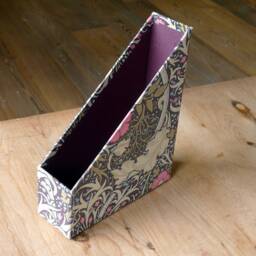 William Morris Magazine Holder Seaweed Mauve, Handmade Stationery - thumbnail 3