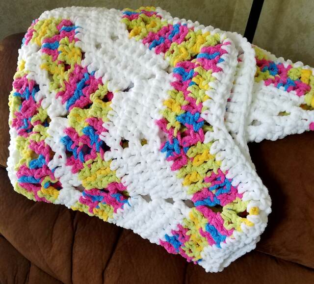 Chunky Baby Blanket, Plush Shower Gift, Soft Lap Blanket, Lapghan, Star Shaped Throw, Striped - image 1