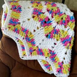 Chunky Baby Blanket, Plush Shower Gift, Soft Lap Blanket, Lapghan, Star Shaped Throw, Striped - thumbnail 3