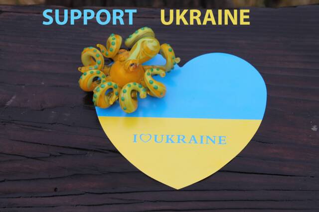 Digital File Stand With Ukraine For I With Little Glass Animals Murano Gift Blown Sculpture Art Collectible