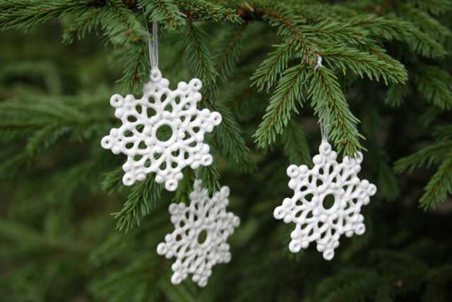 Set Of 3 Porcelain Christmas Ornaments. White Ceramic Tree Decoration - image 1