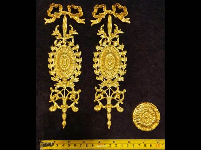 Pair Ornate Applique Gilt Or White French Style Decorative Floral Wall Furniture Onlay Moulding Pediment Plastic Decoration - image 1