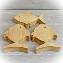 Set Of Three Wooden Fish - Handmade Hardwood Scroll Saw Figurines Rustic Shelf D??cor - thumbnail 3