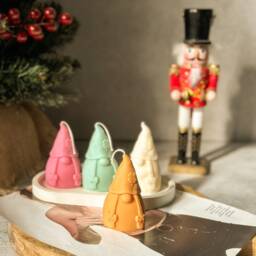 Handmade Gnome Soy Wax Candle - Christmas Home Decor - thumbnail 2