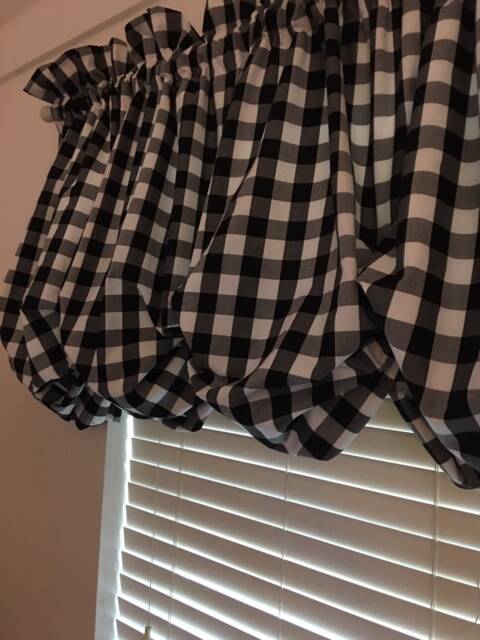 Black & White Check Balloon Valance Curtain With No Ruffle - image 1