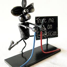 "Electrician Mouse Metal Sculpture ""Trust Me I'm An Electrician" - thumbnail 3