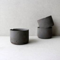 Set Of 3 Small Dark Concrete Planters - Minimalist Round Pots - thumbnail 2