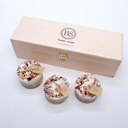 Beauty Scents 3 Candles With Rose Petals Set Small - thumbnail 3
