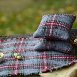 Dollhouse Miniature Picnic Rug & Cushions Tartan Scottish Blanket - thumbnail 3