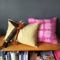Linen Pillow Cover Hand Dyed With Pomegranate - thumbnail 3