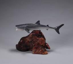 Whale Shark Sculpture By John Perry 9In Long On Polished Burlwood. Signed - thumbnail 1