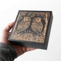 Great Horned Owl Couple Engraved Birch Wood Panel - Block Print Style Woodland Wall Art, Forest Cabin Nature Decor, Farmhouse Gift - thumbnail 3