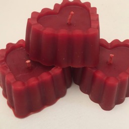 3 Heart Shaped Bees Wax Candles , Red Scented in Cranberry - thumbnail 3