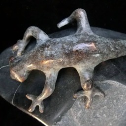 Gecko/ Bronze Lizard On Soap Stone/ Massive With Gray-Green Patin Partly Prepared & Polished Stone - thumbnail 4