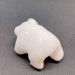 star Marble Grizzly Bear With Canadian Nephrite Jade Fish - thumbnail 2