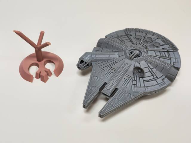 Millennium Falcon Model - Display Starship With Optional Stand - image 1