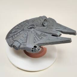 Millennium Falcon Model - Display Starship With Optional Stand - thumbnail 2