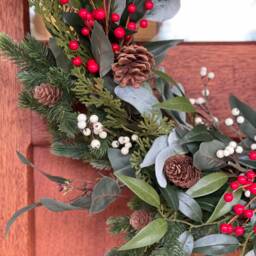 Classic Red Berry Evergreen Christmas Wreath, Boho Sophisticated & Holiday Wreath - thumbnail 3