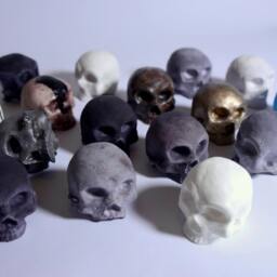 Small Skull Sculpture - thumbnail 2
