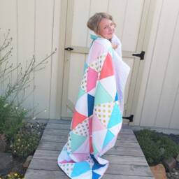 Modern Triangle Throw Quilt Sweet Magnolia Cotton Blend, 60 - thumbnail 2