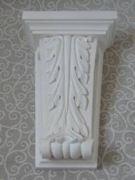 A Pair Of Large Victorian Carved Acanthus Leaf Design Plaster Corbels From A Original , 26cm High 16 1/2cm Wide 8cm Deep - thumbnail 1