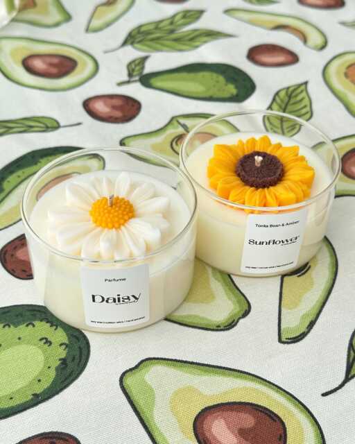Sunflower & Daisy Soy Candle - Floral Scented Gift, Cozy Home Decor - 200G Glass Jar - image 1