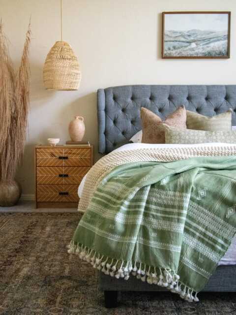 Sage Green Indian Wool Throw Blanket, Handwoven Sofa Coverlet & Minimalist Bed Runner - Emrald - image 1
