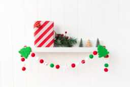Christmas Tree & Star Felt Garland - Red Green White Wool Ball Holiday Decoration Festive Mantle Shelf Or Wall Hanging