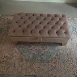 Chesterfield Plush Velvet Ottoman - Storage Blanket Box, Wooden Legs - thumbnail 2