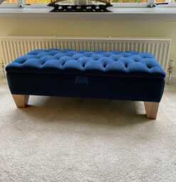 Chesterfield Plush Velvet Ottoman - Storage Blanket Box, Wooden Legs