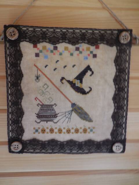 Boil & Bubble Toil Trouble Wall Hanging - image 1