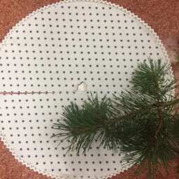 Handmade Cotton Burlap Christmas Tree Skirt White With Blue Stars - thumbnail 2