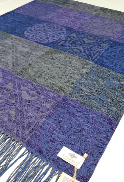 Calzeat Made in Scotland Jacquard Woven Celtic Knot Pewter Throw - image 1