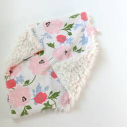 Dream Lovie. Security Blanket. Personalized Lovey. Faux Fur Roses. Mini Baby Minky Shower Gift - thumbnail 3