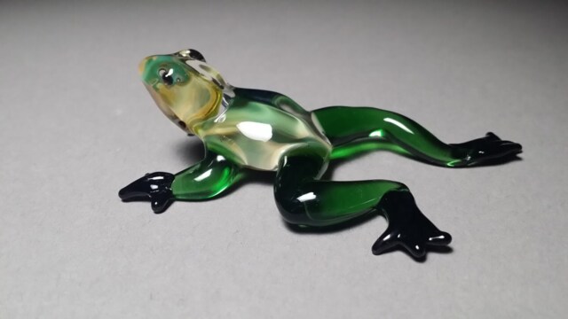 Hand-Blown Green Glass Frog Sculpture - 2.5 Inch - image 1
