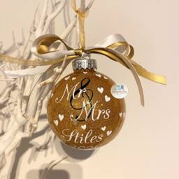 Mr & Mrs Bauble, Wedding Christmas Ornament, Newlywed Gift Idea, Winter Decoration 2024