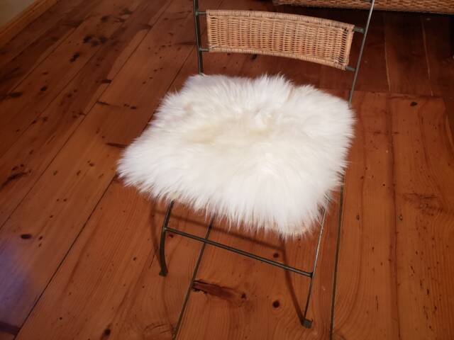 Seat Cover/Pad Made Out Of Natural Lambskin Sheepskin Colour White 42cm X - image 1