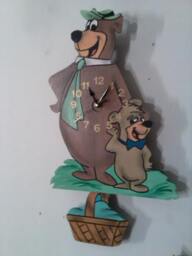 Vintage Yogi & Boo Pendulum Clock With Swinging Picnic Basket - thumbnail 2
