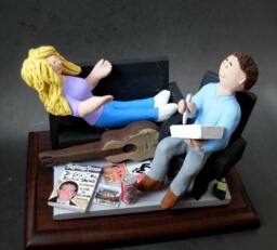 Psychologist's Figurine, Custom Made Gift For A Therapist/Counsellor, Psychiatrist Graduation - Figurine Shrink - thumbnail 1