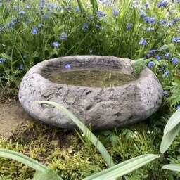 Reconstituted Stone Garden Small Rustic Rockery Shallow Bird Feeder/ Bee Water Dish - thumbnail 3