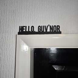 Hello Guv'nor Door Topper, British-Themed Wall Decor, Quirky Home Accent, Fun Entryway Sign, Unique Gift For Anglophiles - thumbnail 3