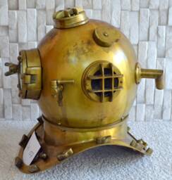 Finished Item Scuba Diving Helmet For Home Decor in Iron & Aluminium 18 Inches